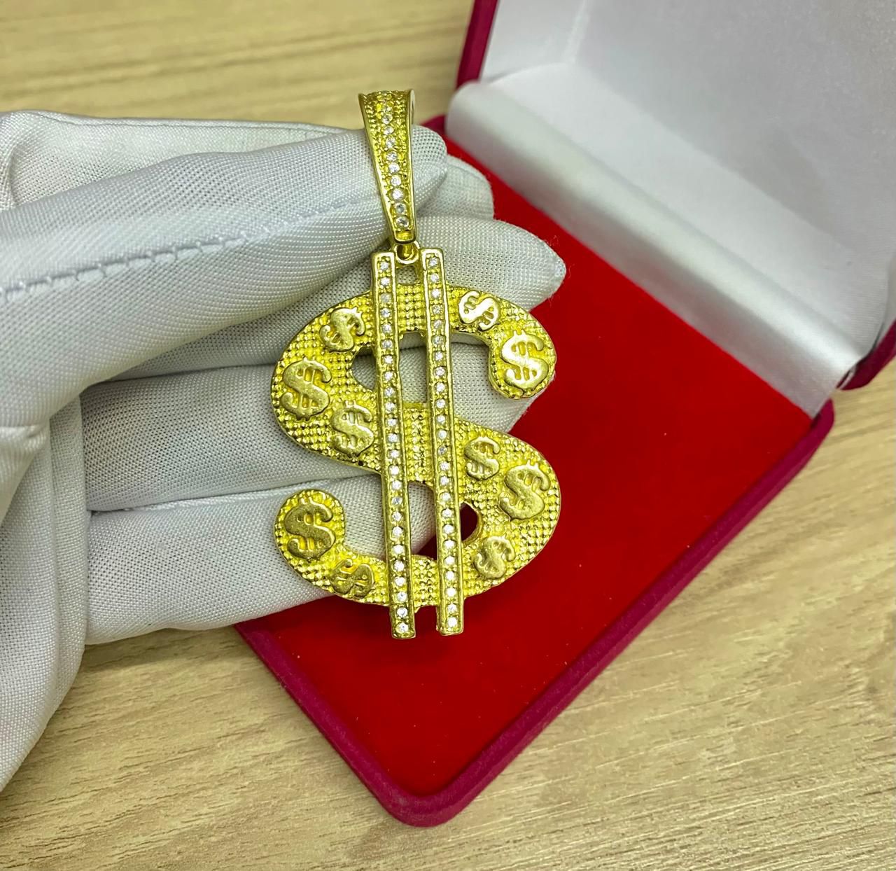 PINGENTE CIFRÃO PEDRAS BRANCAS