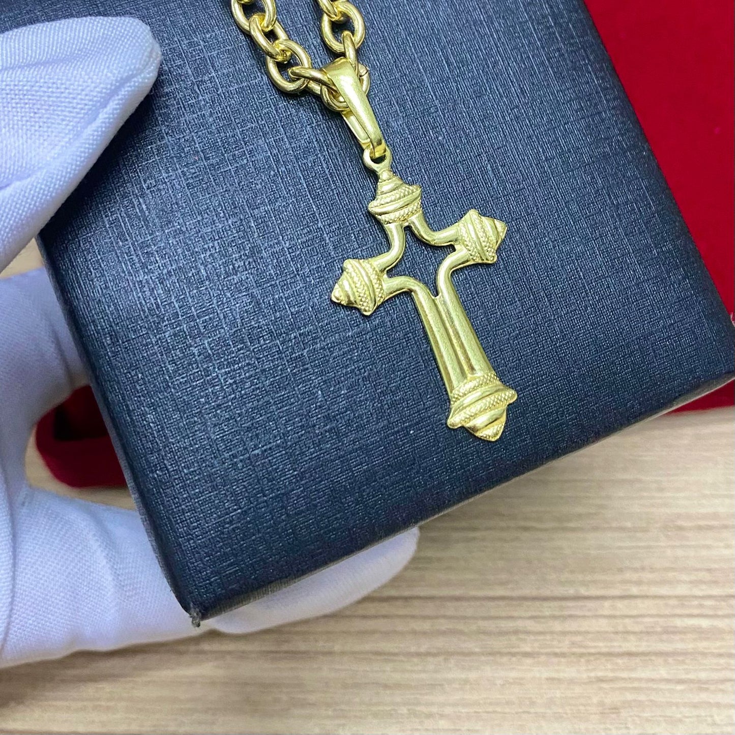 PINGENTE CRUZ SEMI VAZADA PONTA P