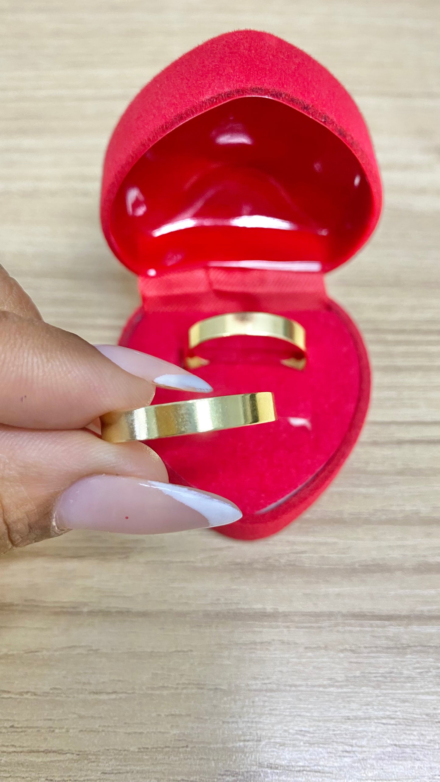 PAR DE ALIANÇAS MOD RETA QUADRADA 6MM