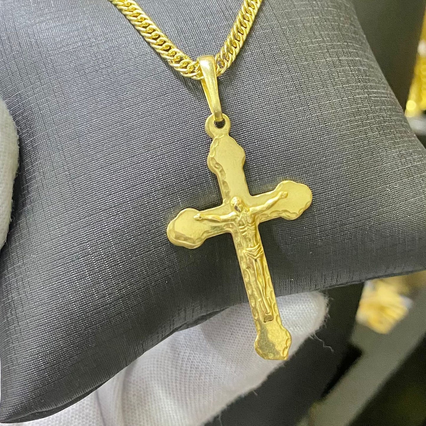 PINGENTE CRUZ JESUS
