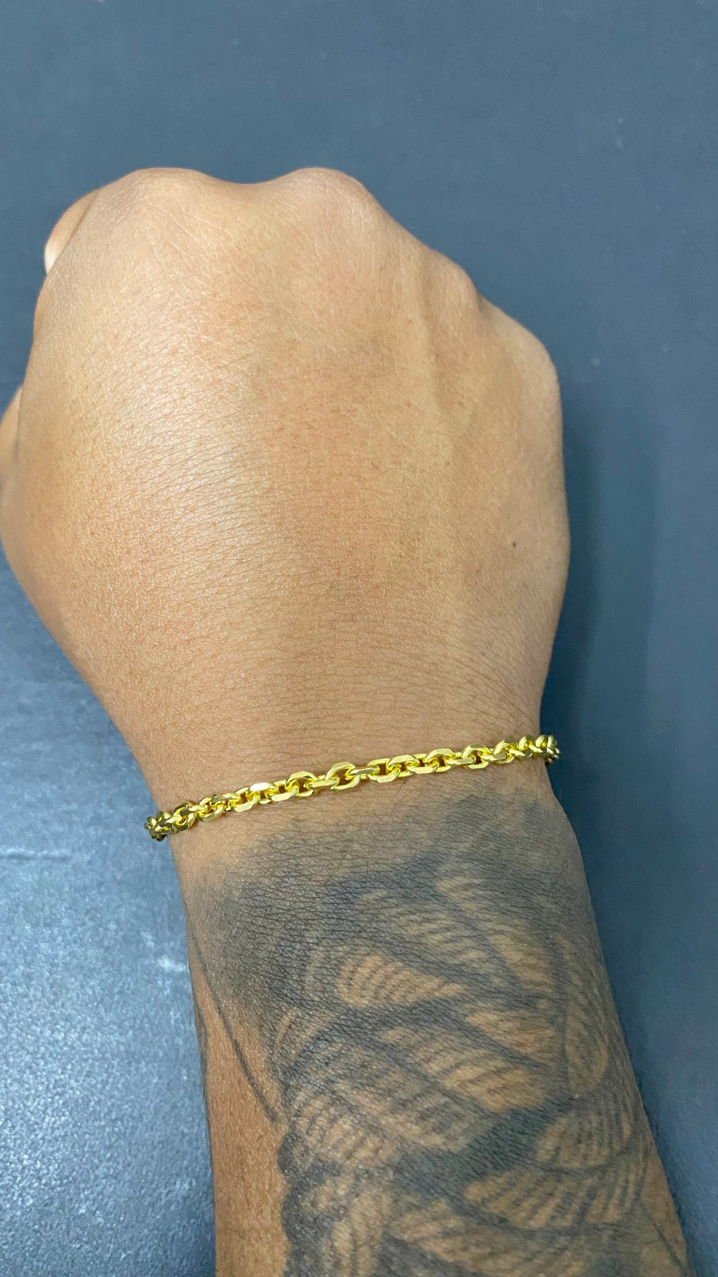 PULSEIRA ELO CADEADO QUINA 4MM ( Com Fecho Canhão )