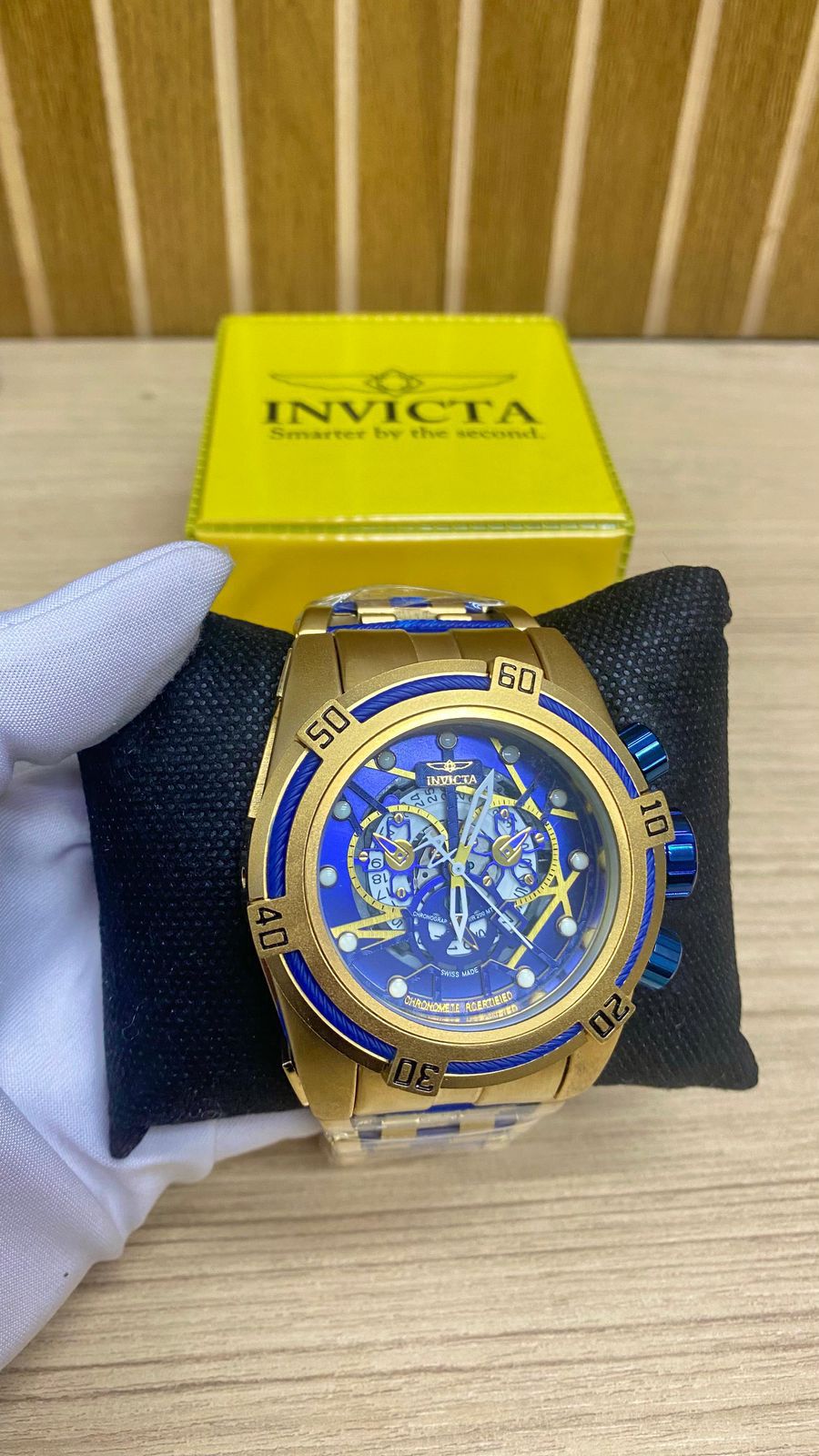 RELOGIO INVICTA DOURADO C\AZUL