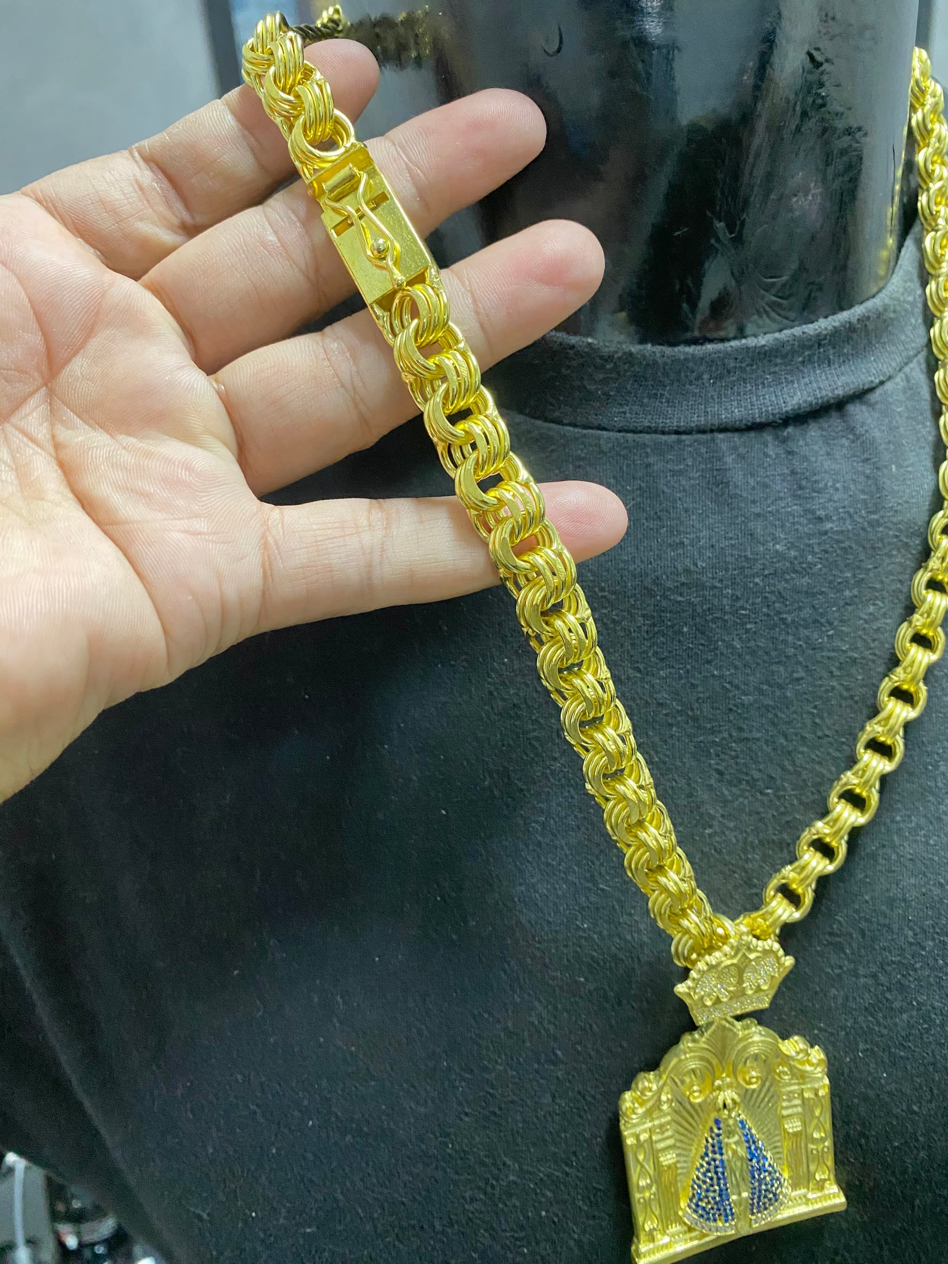 CORRENTE ELO FRISO TRIPLO 14MM + PINGENTE SANTA PERSONALIZADA - WRDJOIAS