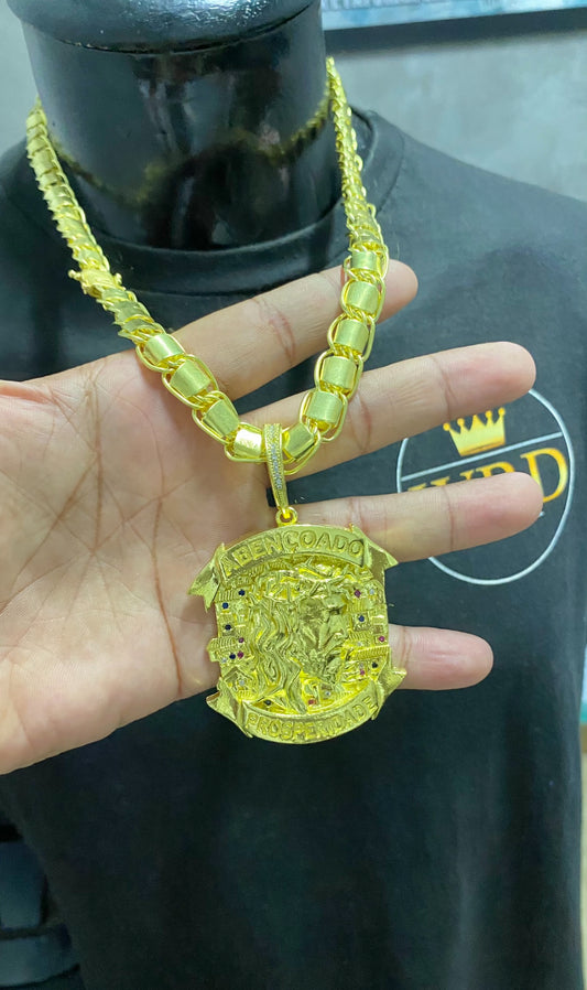 CORRENTE ELO DUBAI 12MM + PINGENTE ABENÇOADO JESUS FAVELA